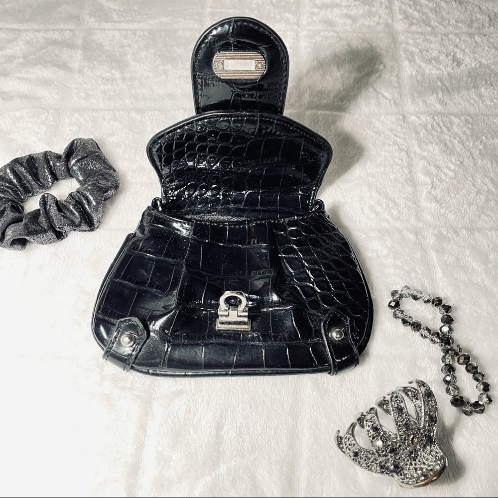 Kristine Accessories Mini Purse with Chain Strap in Croc Faux Leather Black - Picture 4 of 5